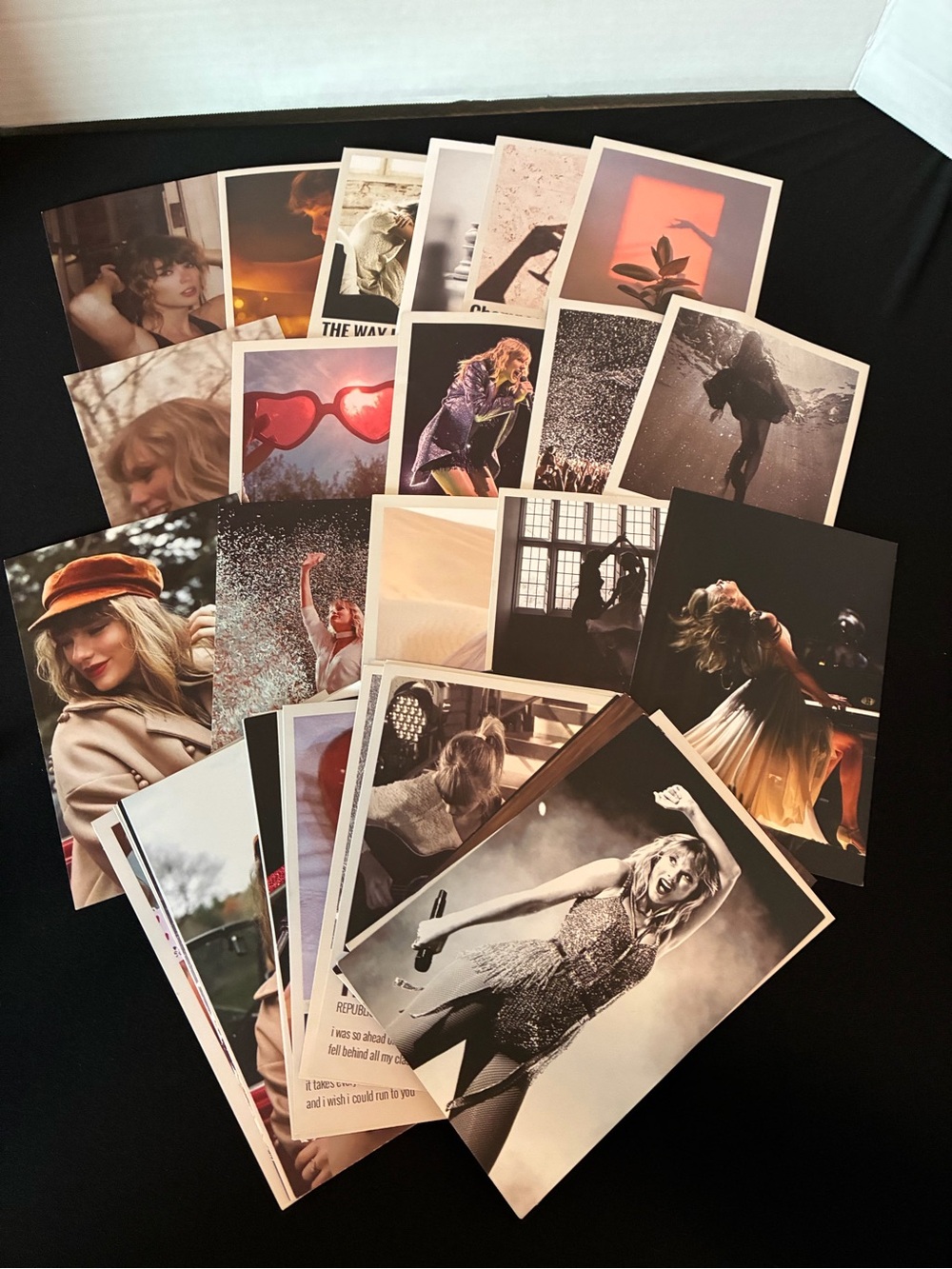 Taylor Swift Photo Print Set - Assorted Colors